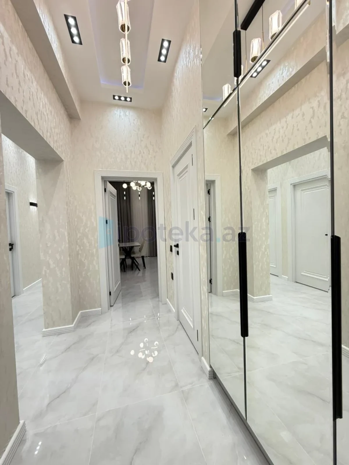 Satılır 3 otaqlı yeni tikili 105 m²