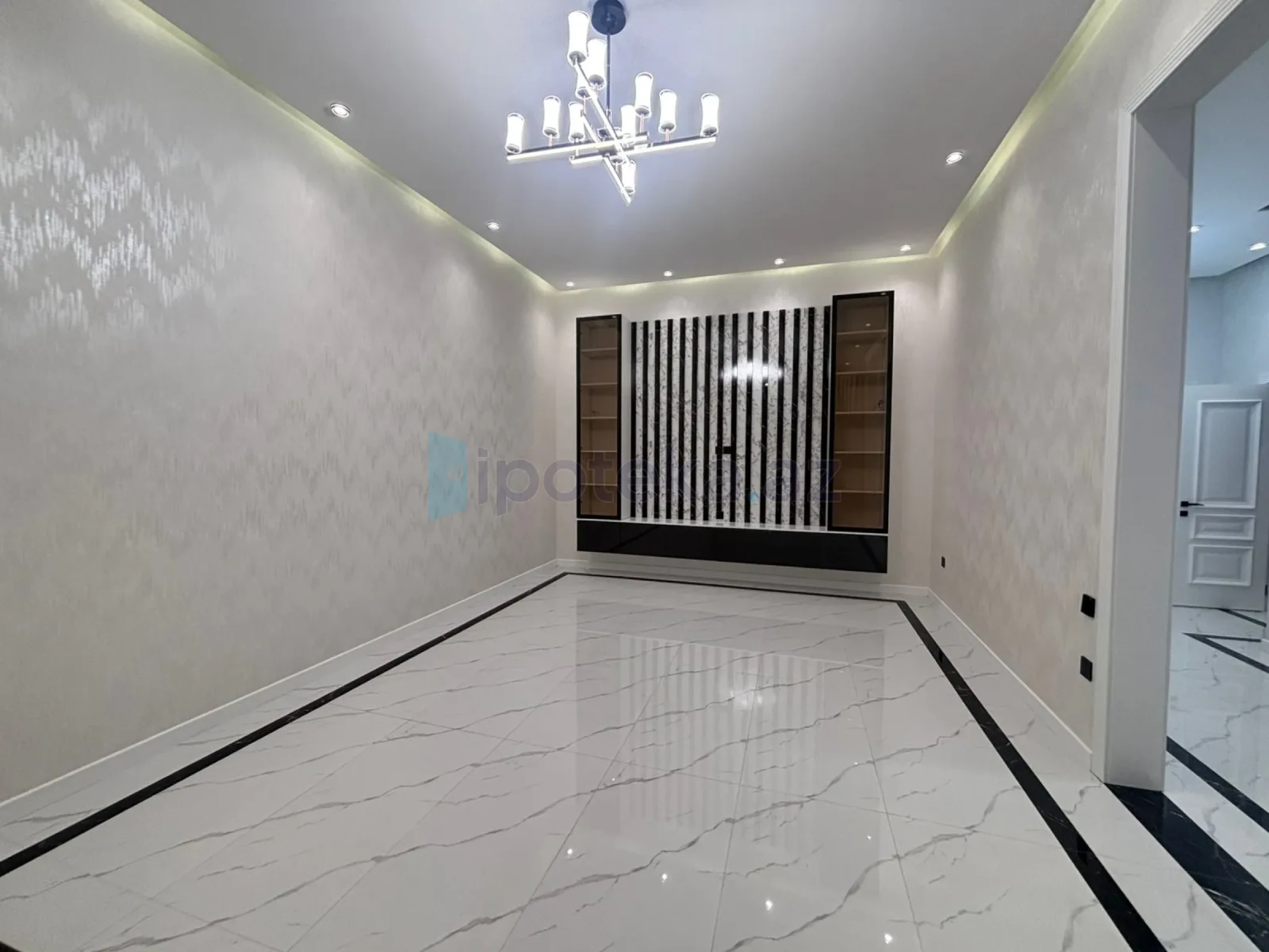 Satılır 4 otaqlı mənzil 185 m²