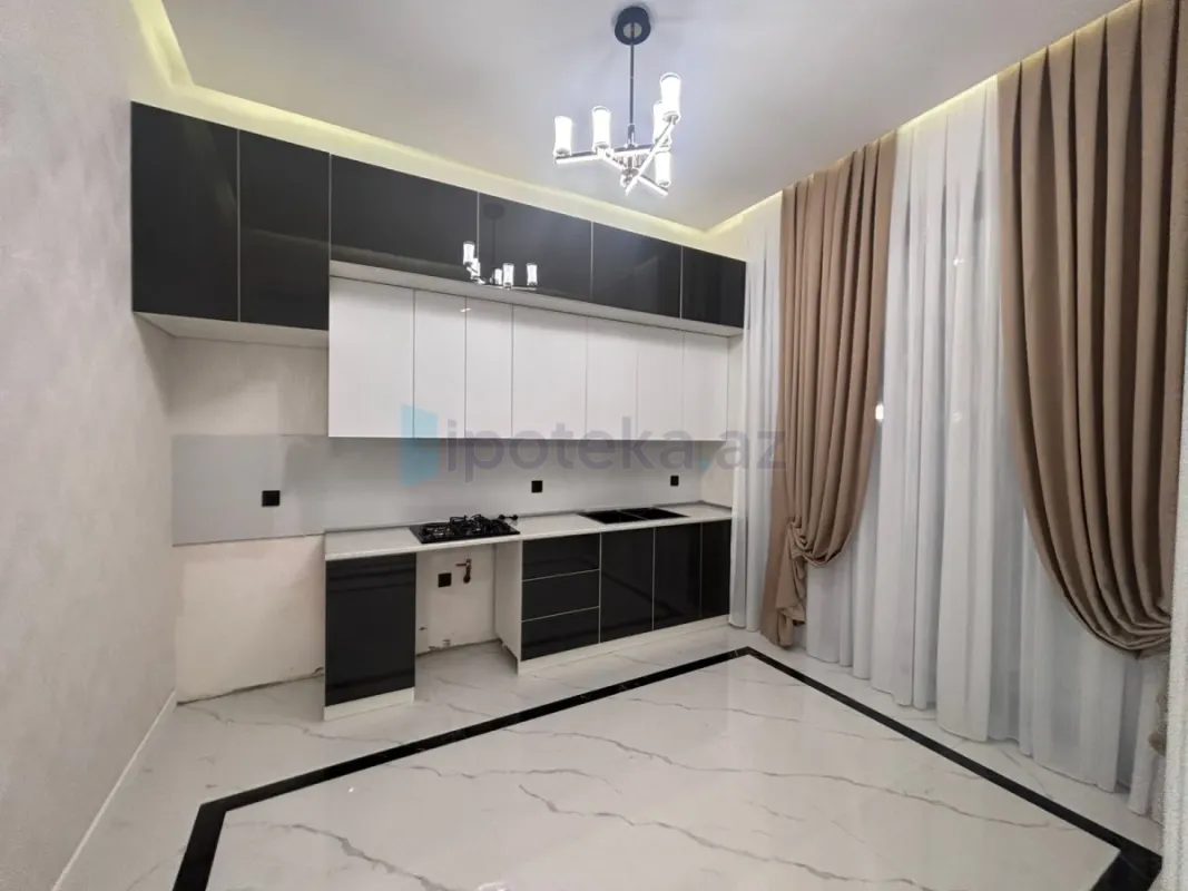 Satılır 4 otaqlı mənzil 185 m²