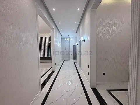 Satılır 4 otaqlı mənzil 185 m²
