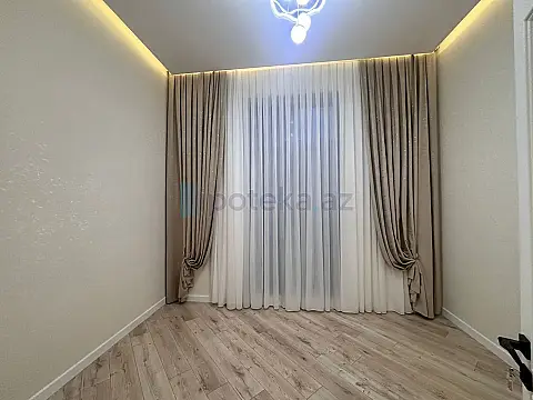 Satılır 4 otaqlı mənzil 195 m²