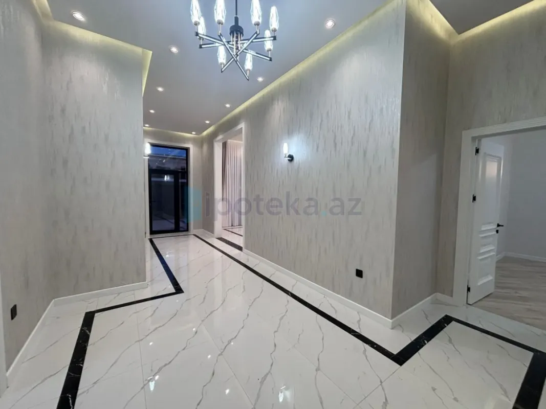 Satılır 4 otaqlı mənzil 195 m²