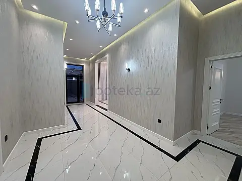 Satılır 4 otaqlı mənzil 195 m²