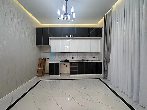 Satılır 4 otaqlı mənzil 195 m²