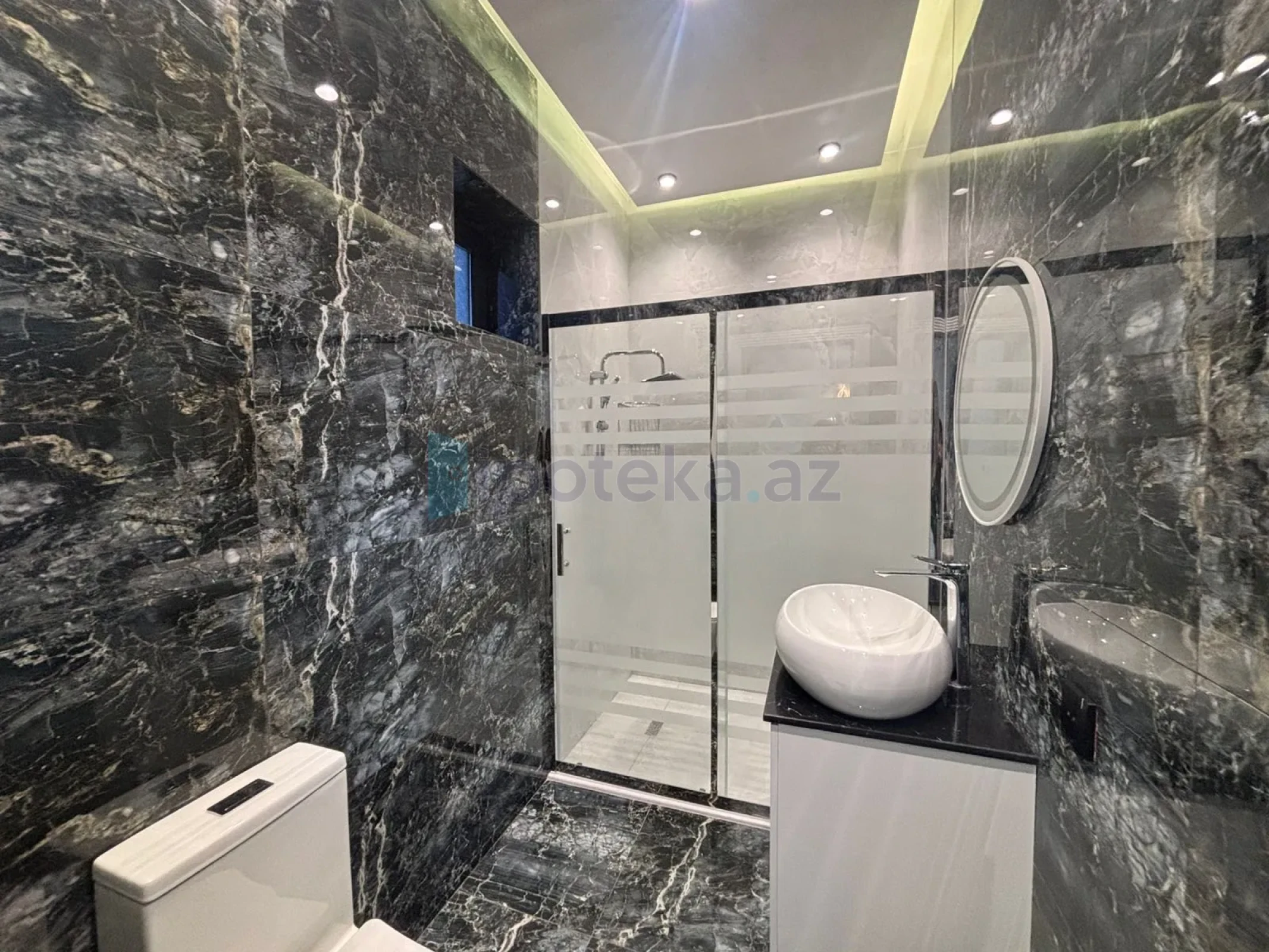 Satılır 4 otaqlı mənzil 195 m²