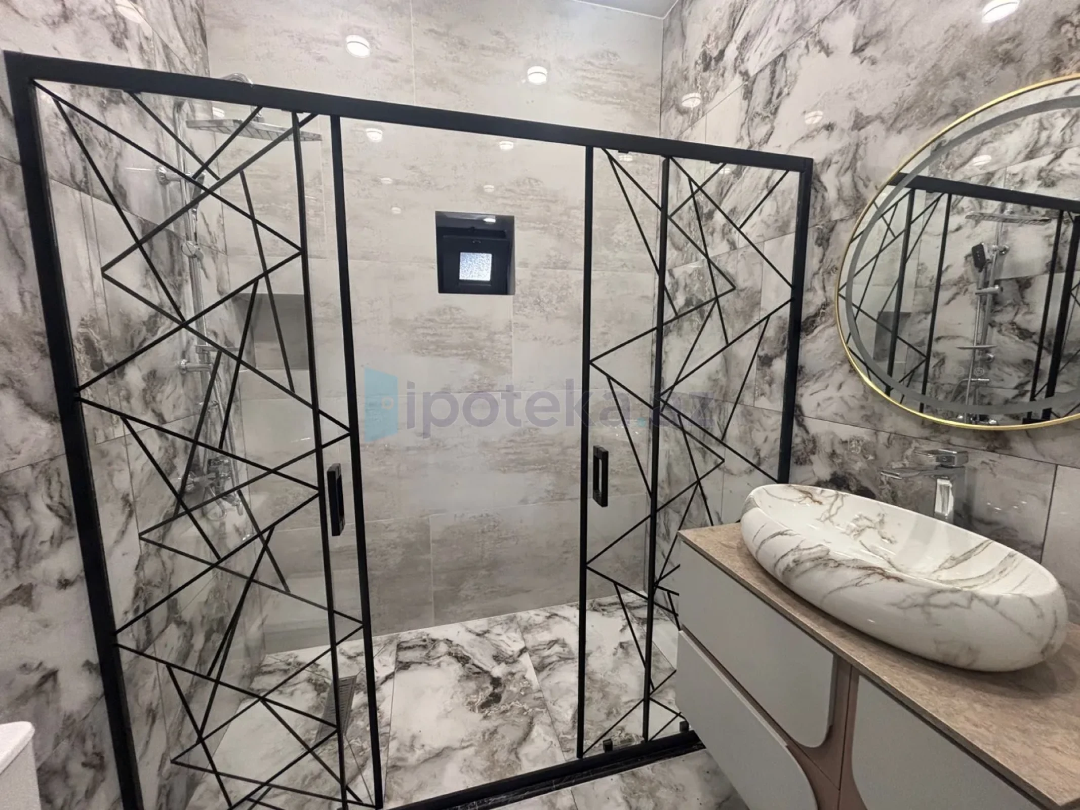 Satılır 4 otaqlı mənzil 140 m²