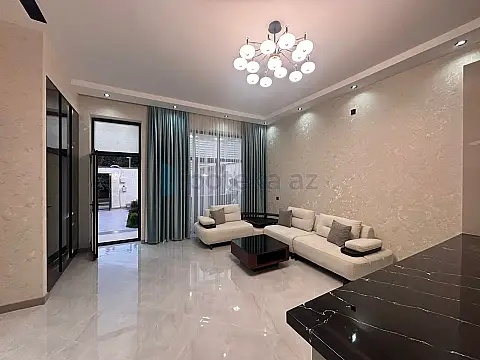 Satılır 4 otaqlı mənzil 140 m²