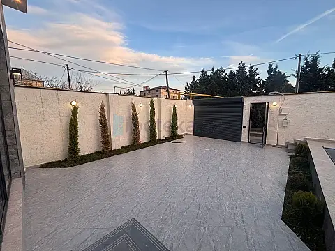 Satılır 4 otaqlı mənzil 140 m²
