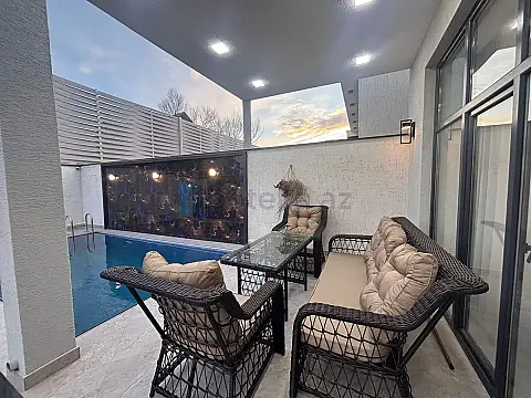 Satılır 4 otaqlı mənzil 140 m²