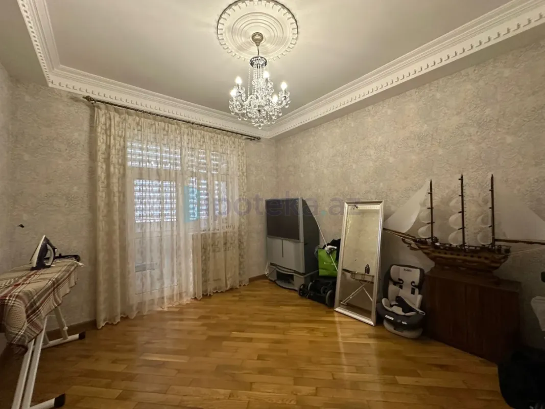 Satılır 4 otaqlı yeni tikili 175 m²