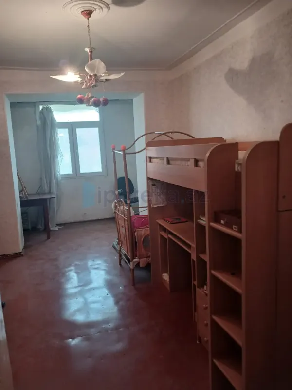 Satılır 2 otaqlı köhnə tikili 40 m²