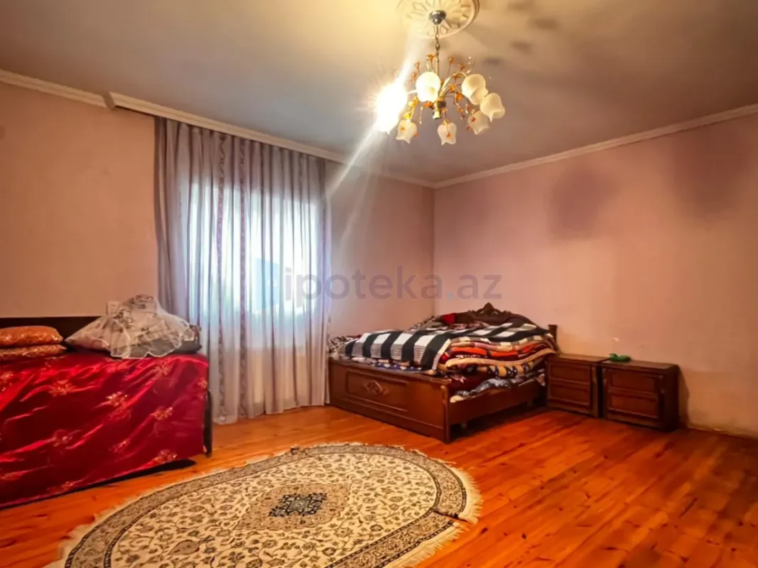 Satılır 4 otaqlı həyət evi 200 m²