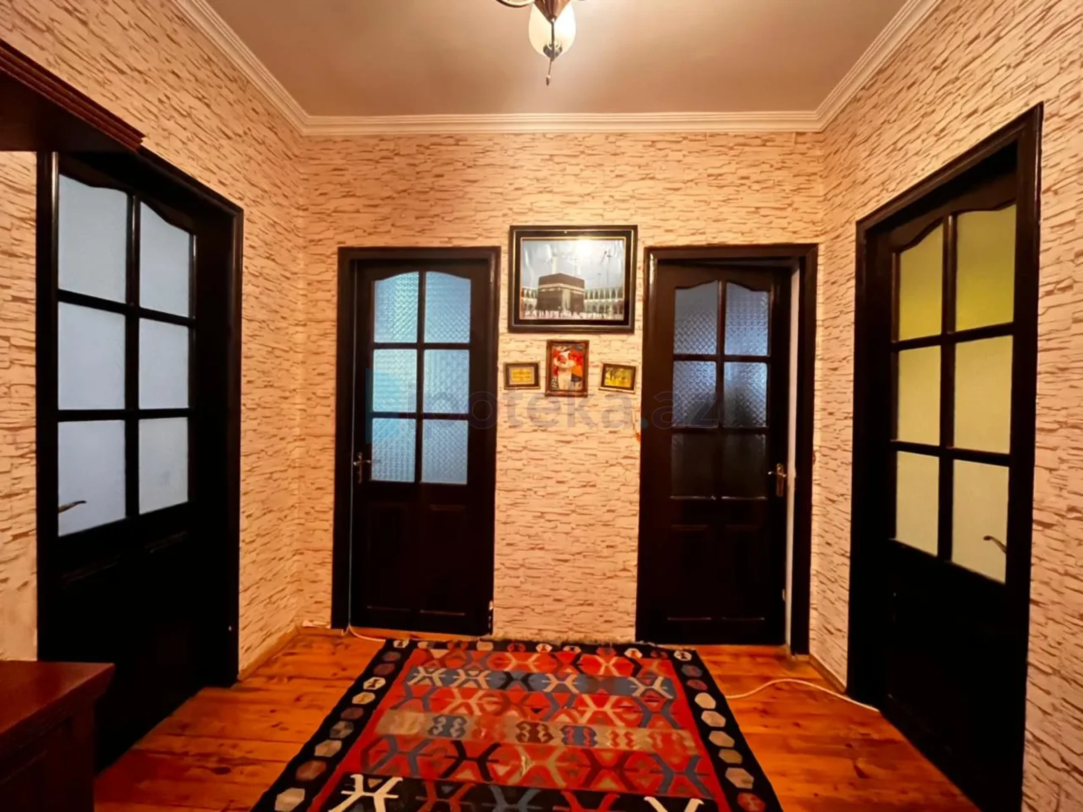 Satılır 4 otaqlı həyət evi 200 m²
