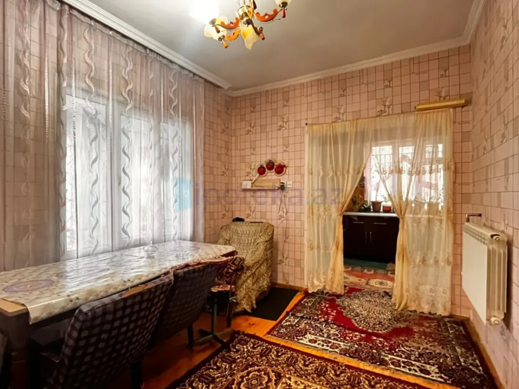 Satılır 4 otaqlı həyət evi 200 m²