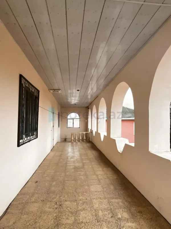 Satılır 4 otaqlı həyət evi 200 m²