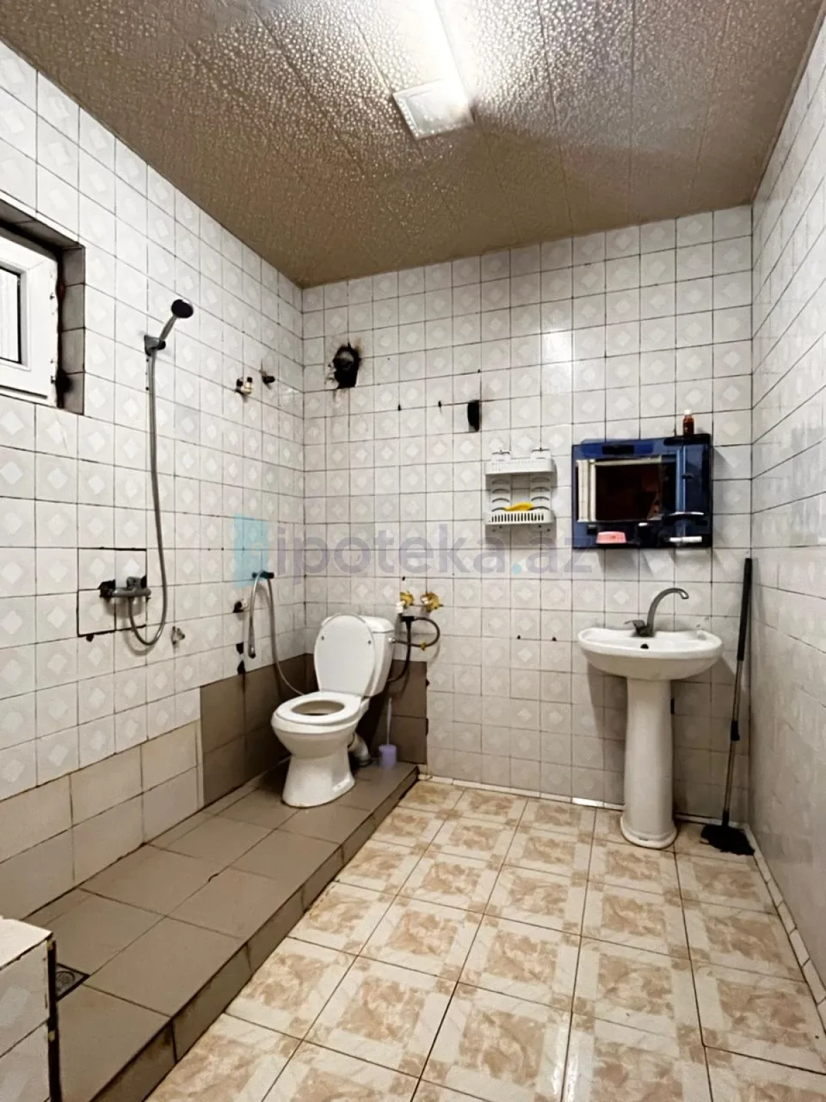 Satılır 4 otaqlı həyət evi 200 m²