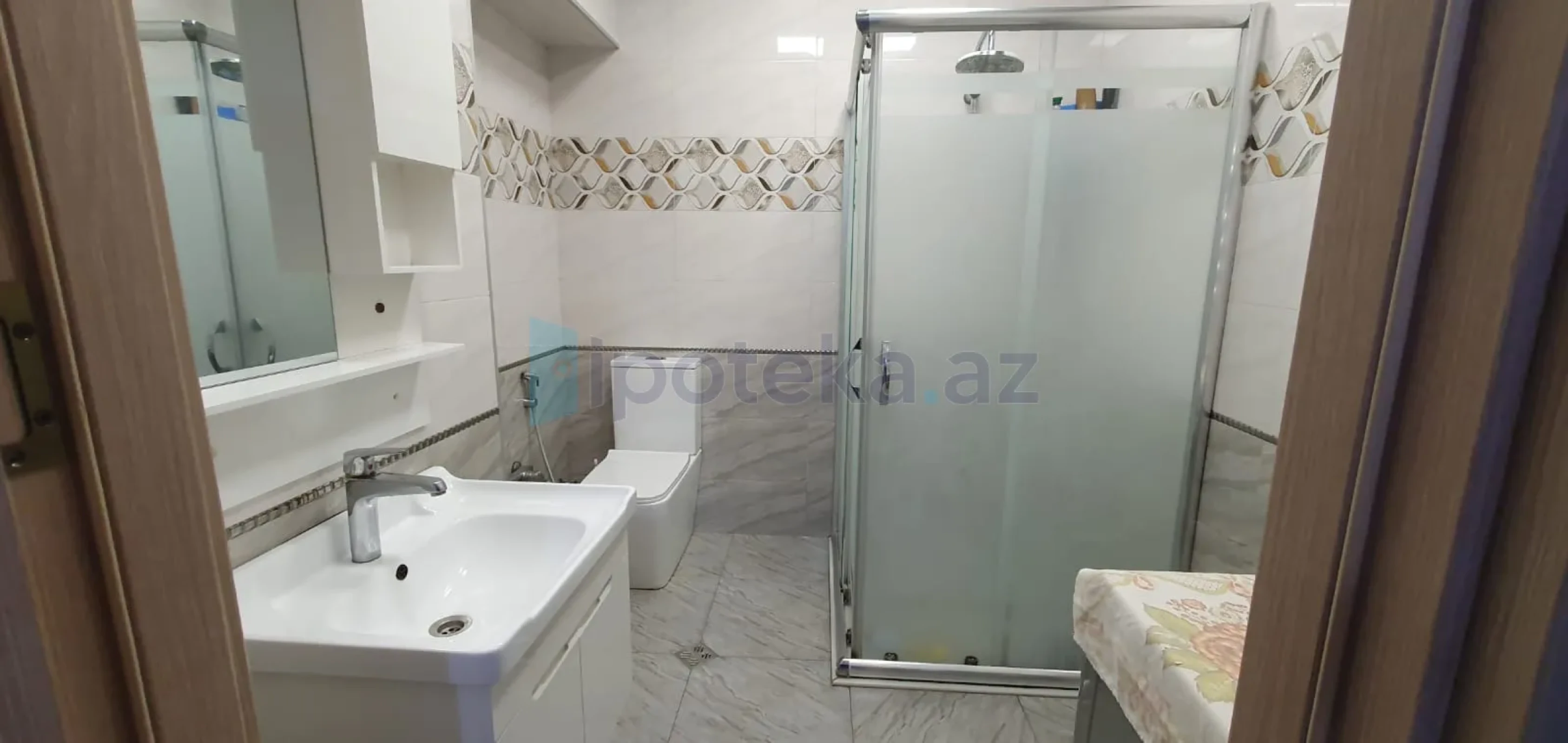 Satılır 3 otaqlı yeni tikili 71.5 m²