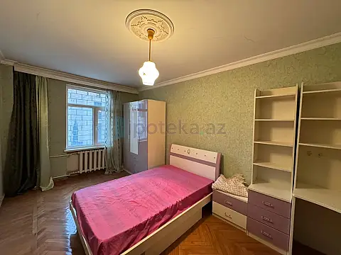 Satılır 3 otaqlı köhnə tikili 85 m²