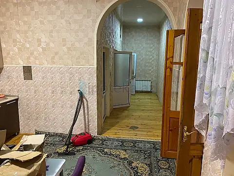 Satılır 4 otaqlı həyət evi 150 m²