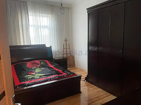 Satılır 7 otaqlı həyət evi 200 m²