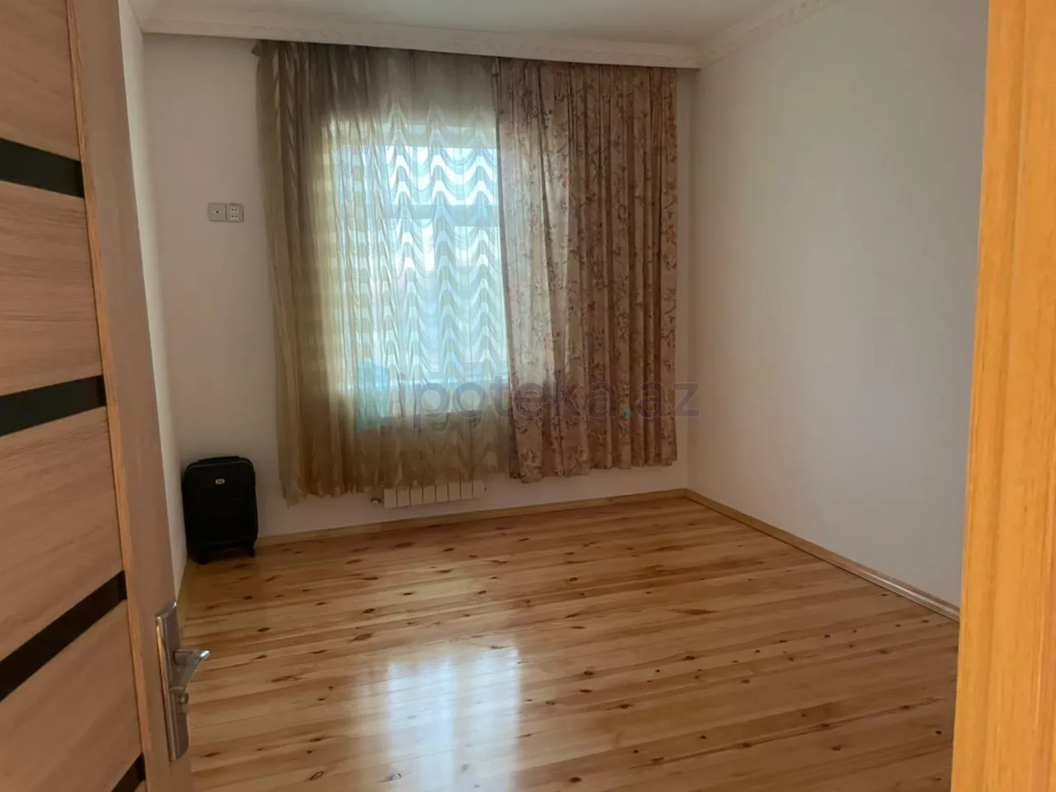 Satılır 7 otaqlı həyət evi 200 m²