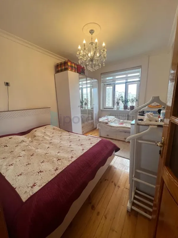 Satılır 3 otaqlı köhnə tikili 85 m²