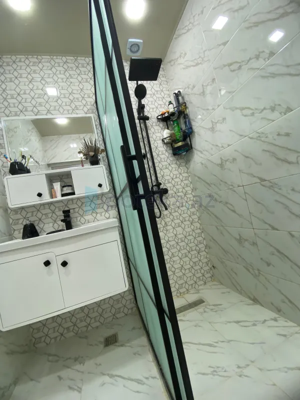 Satılır 3 otaqlı köhnə tikili 70 m²