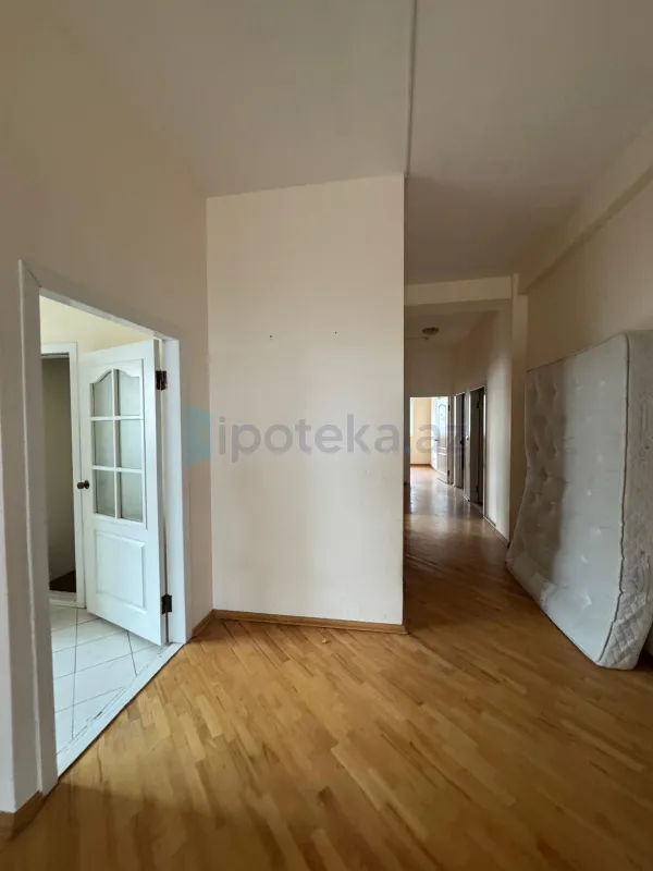 Satılır 4 otaqlı yeni tikili 208 m²