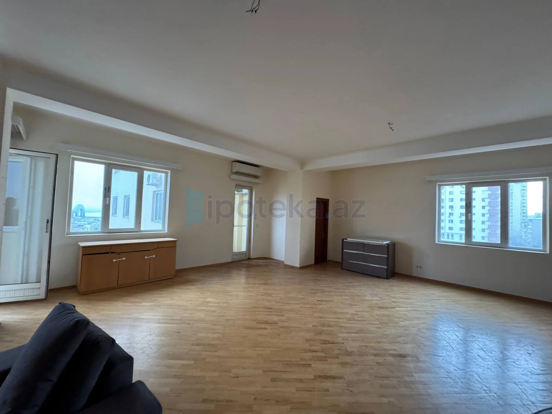 Satılır 4 otaqlı yeni tikili 208 m²