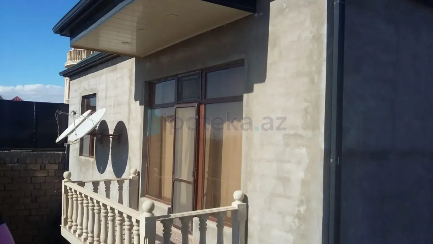 Satılır 4 otaqlı həyət evi 200 m²
