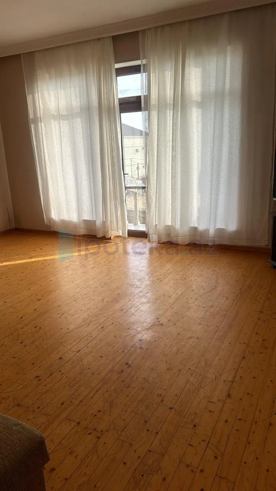Satılır 4 otaqlı həyət evi 200 m²