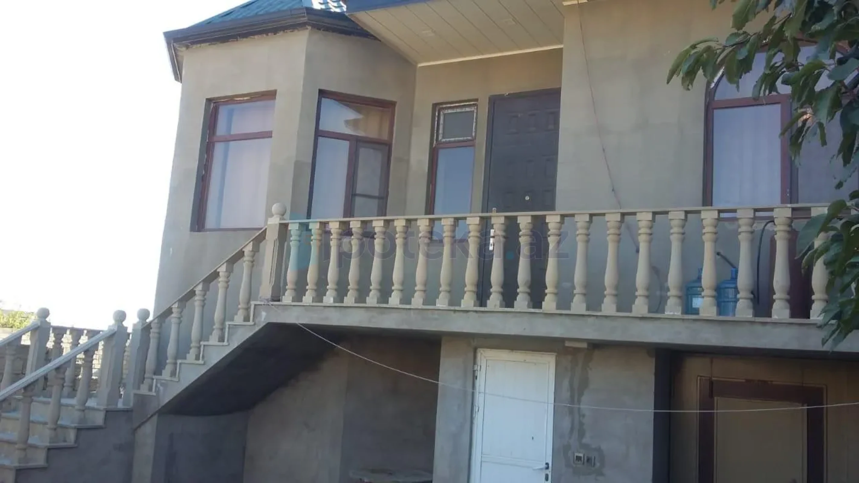 Satılır 4 otaqlı həyət evi 200 m²