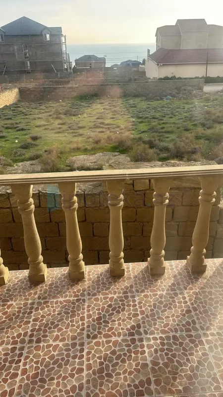 Satılır 4 otaqlı həyət evi 200 m²