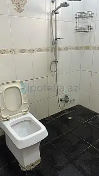 Satılır 4 otaqlı həyət evi 200 m²