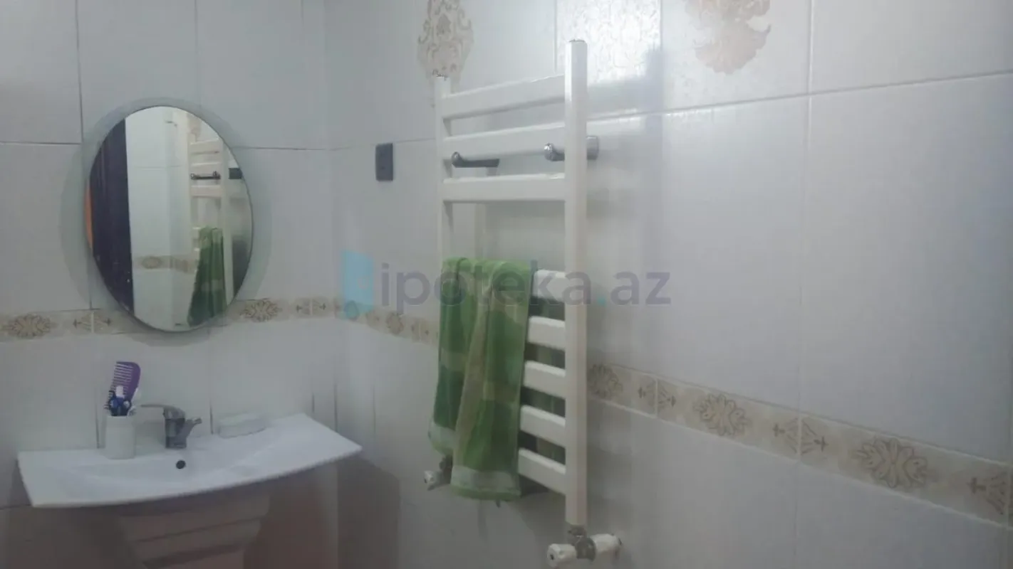 Satılır 4 otaqlı həyət evi 200 m²