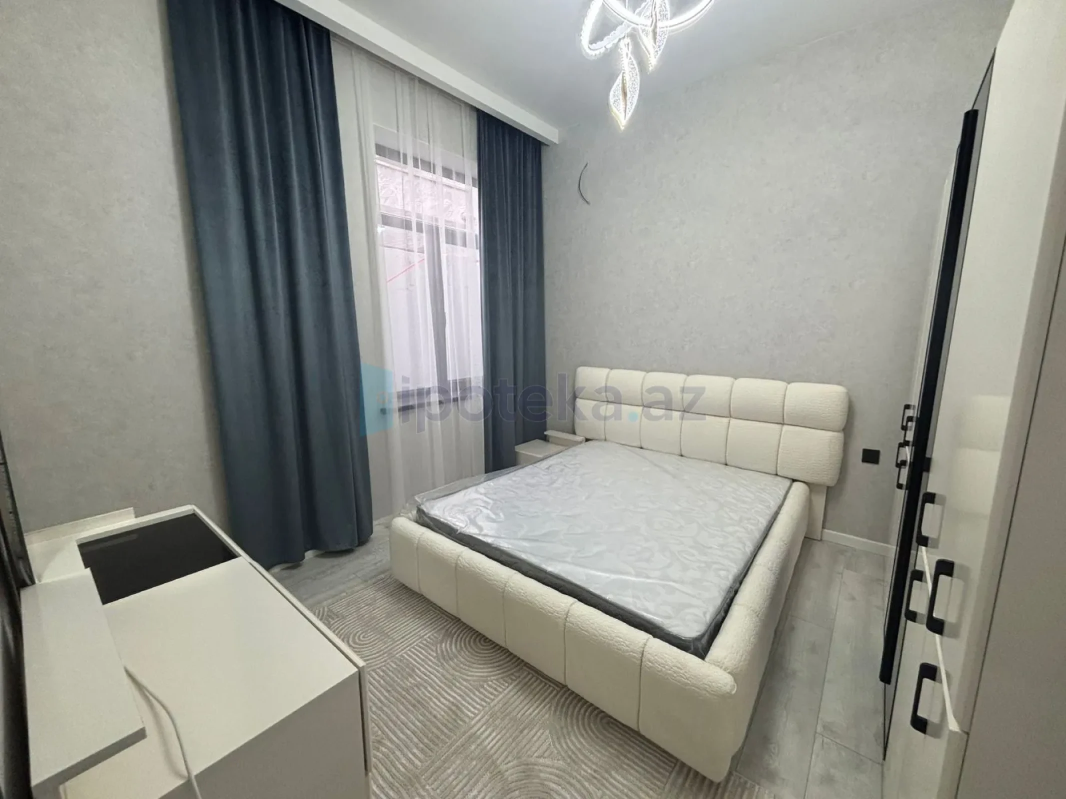Satılır 3 otaqlı mənzil 155 m²