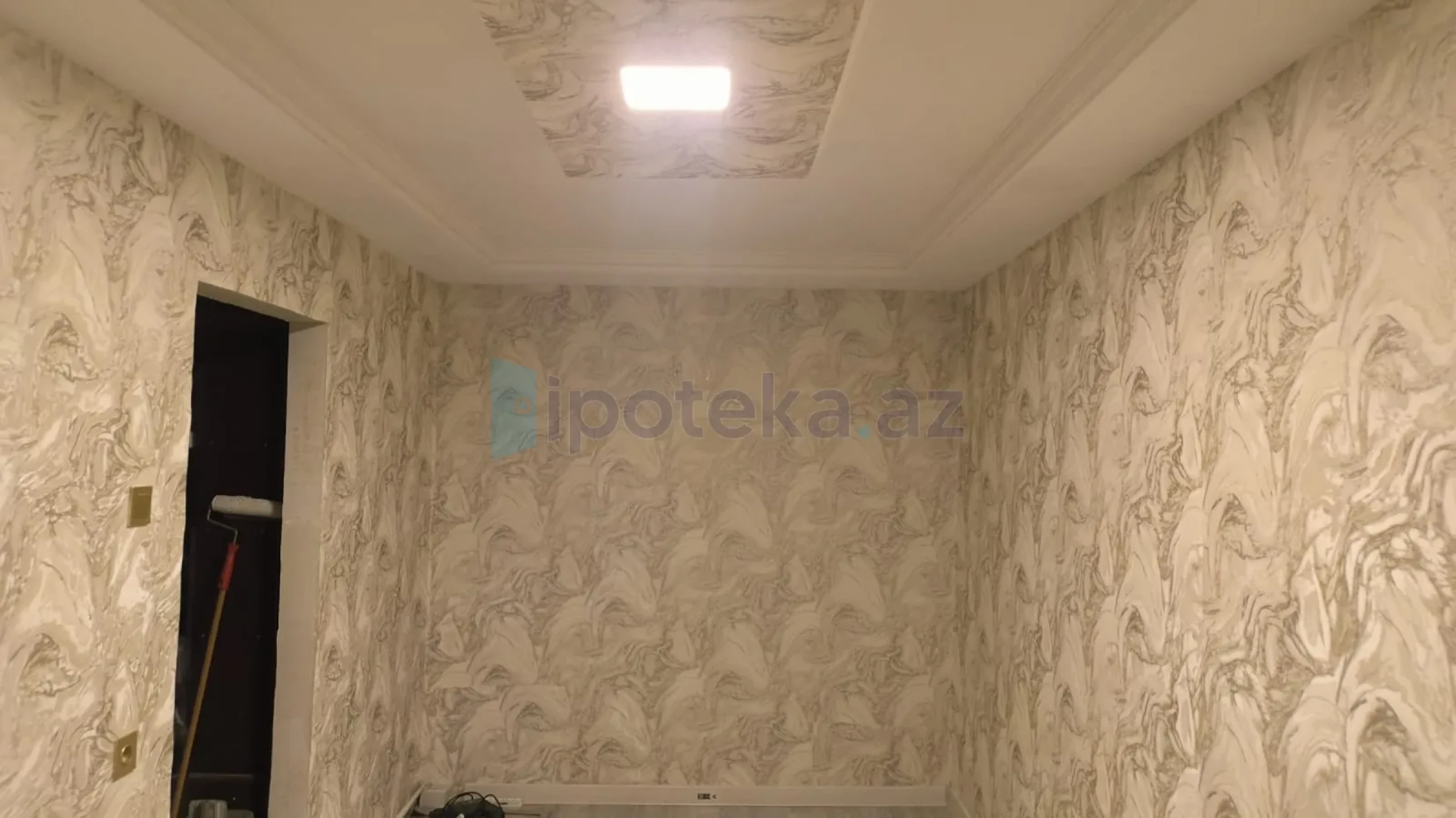 Satılır 2 otaqlı köhnə tikili 60 m²