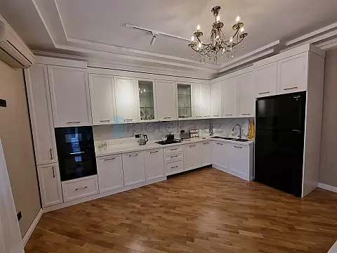 Satılır 3 otaqlı yeni tikili 128 m²