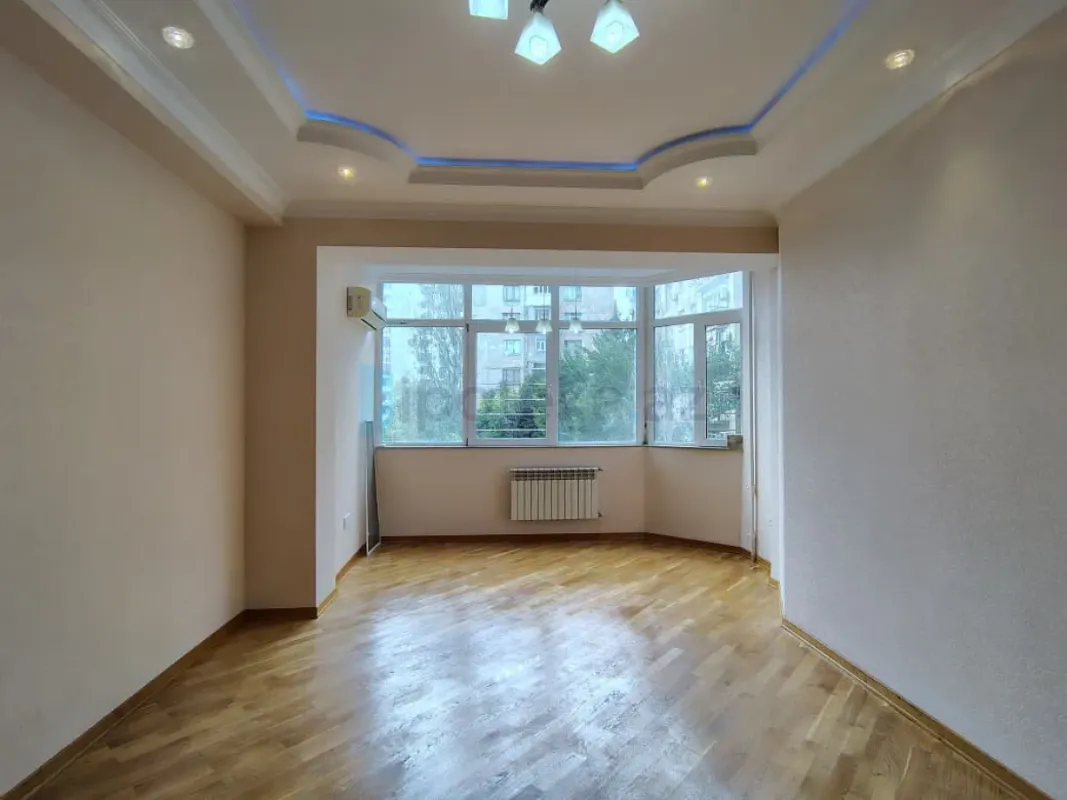 Satılır 2 otaqlı yeni tikili 60 m²