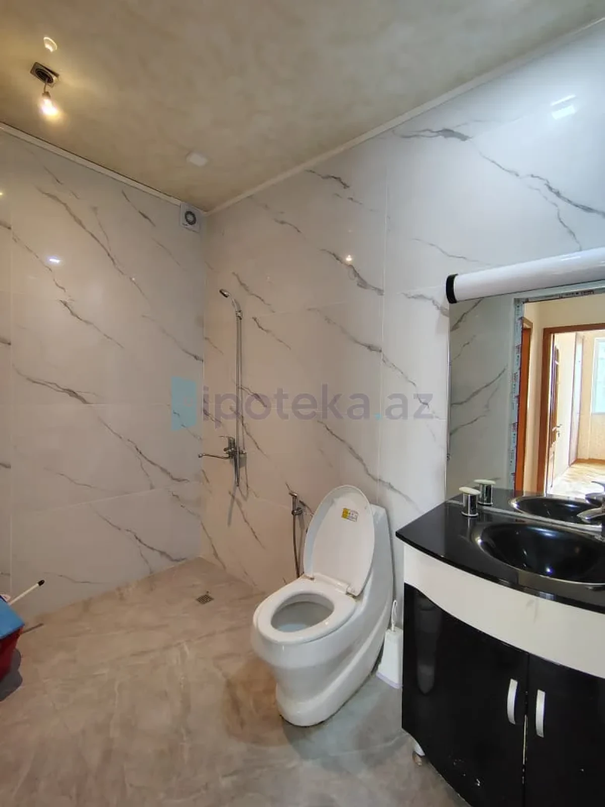 Satılır 2 otaqlı yeni tikili 60 m²