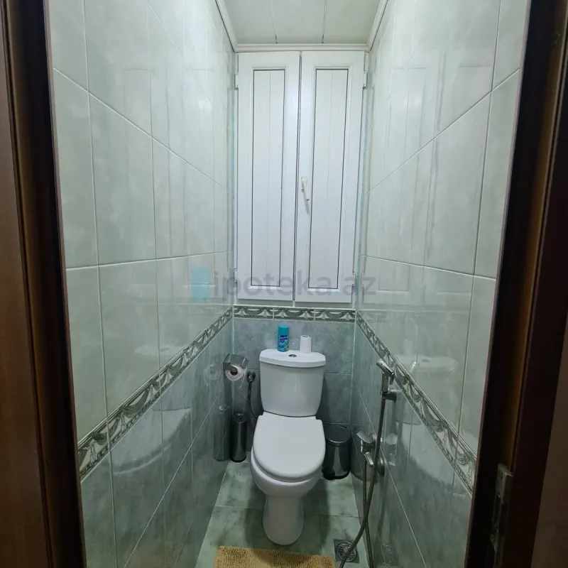 Satılır 4 otaqlı köhnə tikili 105 m²