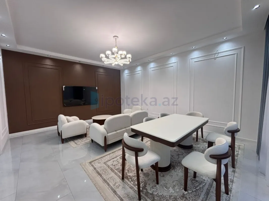 Satılır 4 otaqlı mənzil 180 m²
