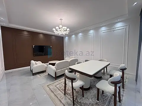 Satılır 4 otaqlı mənzil 180 m²