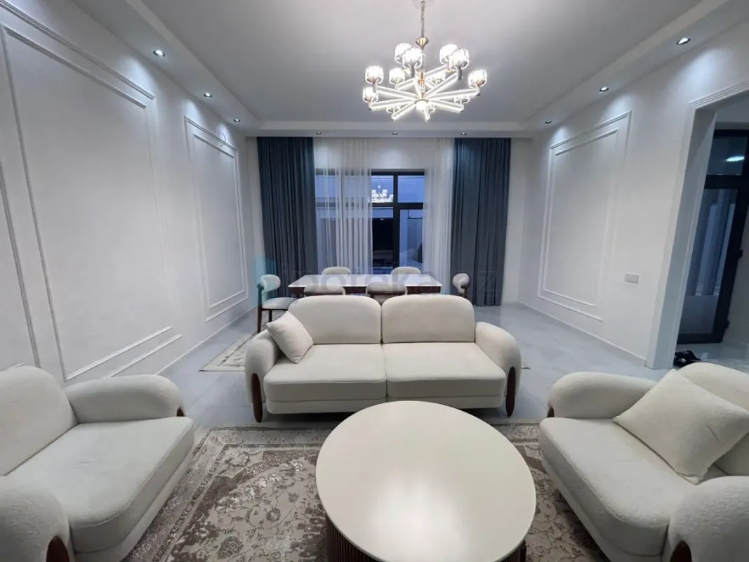 Satılır 4 otaqlı mənzil 180 m²