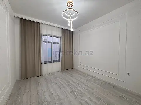 Satılır 4 otaqlı mənzil 180 m²