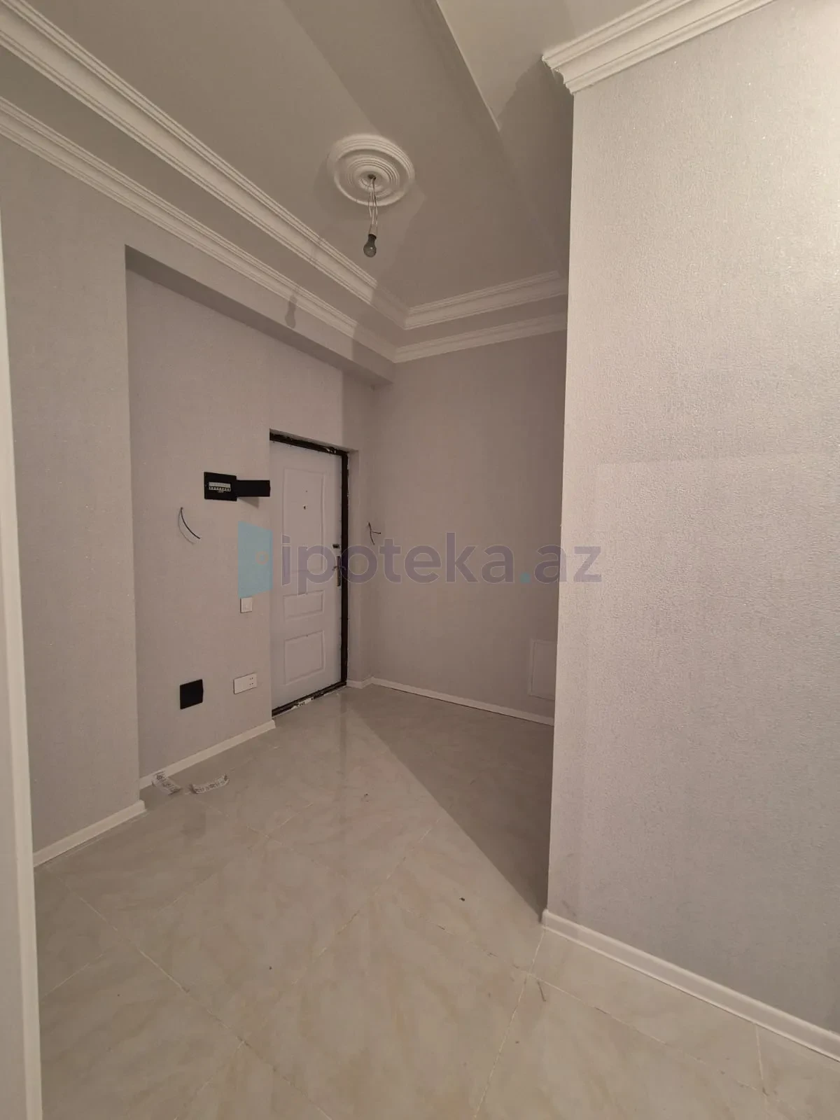 Satılır 2 otaqlı yeni tikili 76 m²