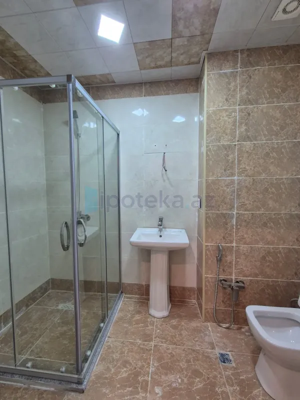 Satılır 2 otaqlı yeni tikili 76 m²
