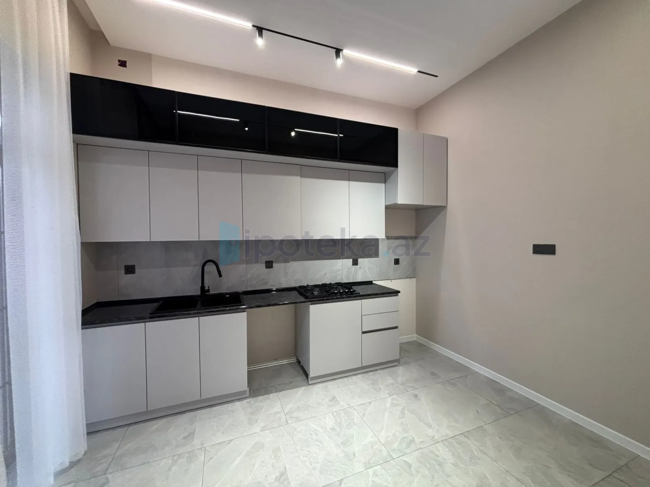Satılır 3 otaqlı mənzil 100 m²
