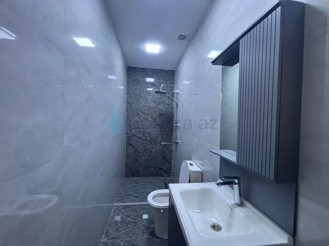 Satılır 8 otaqlı mənzil 350 m²