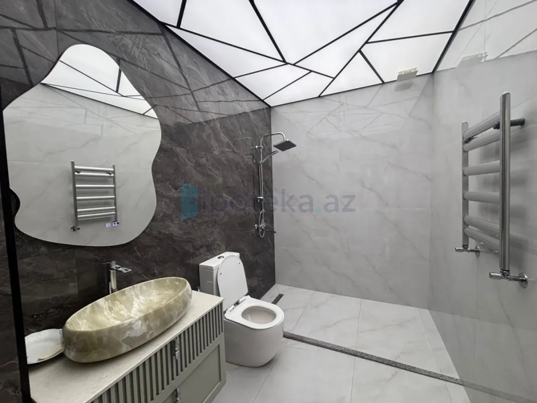 Satılır 8 otaqlı mənzil 350 m²